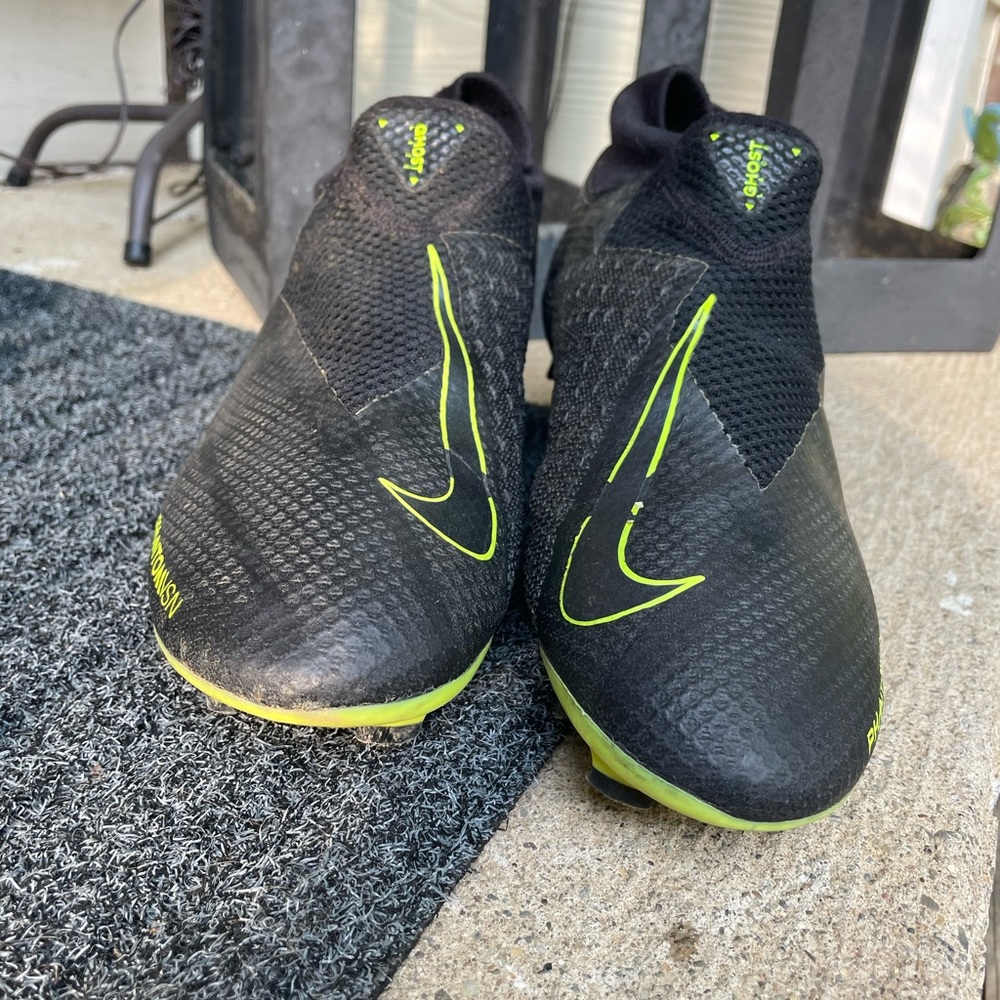 Soccer cleats size 7.5